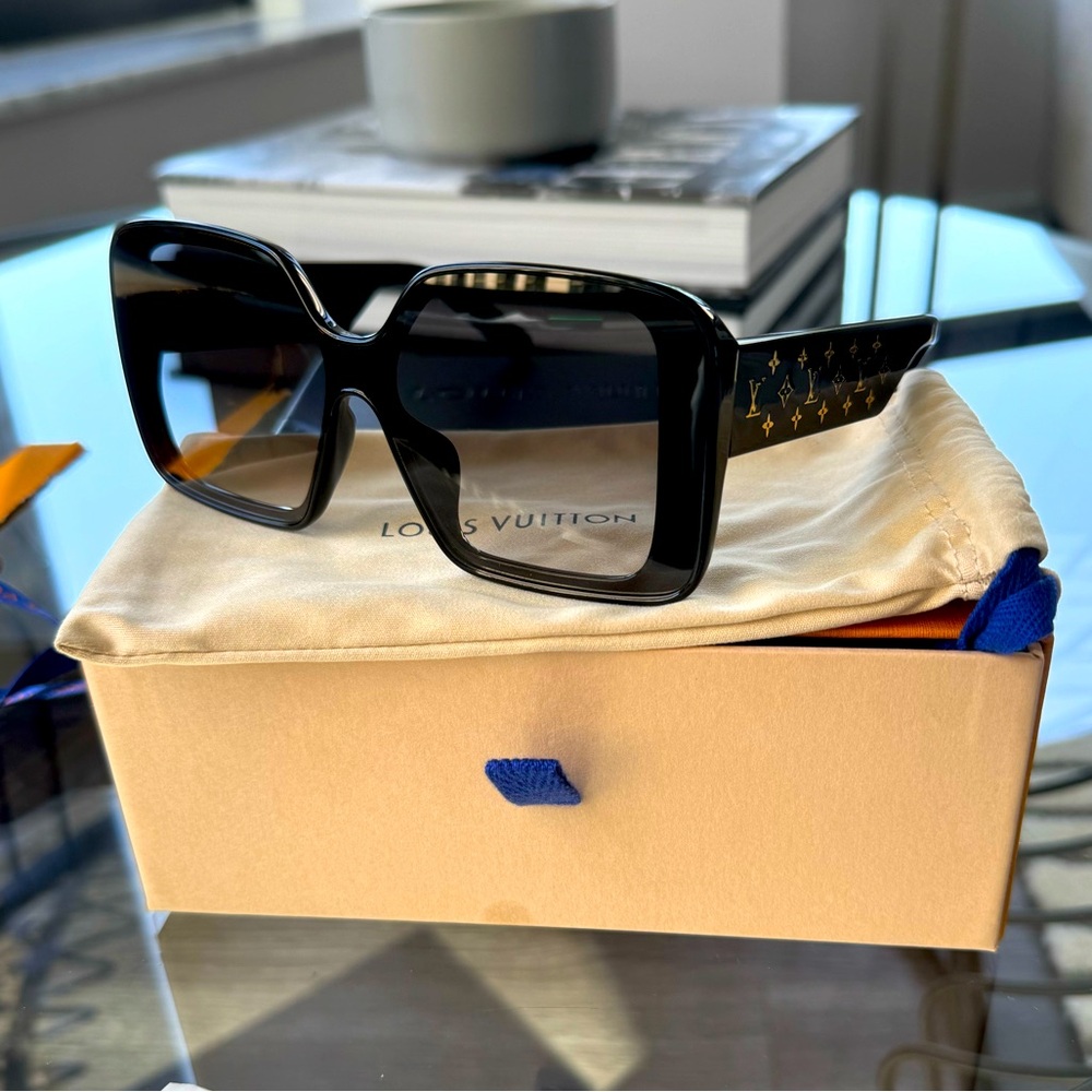 Louis Vuitton Monogram Square Sunglasses